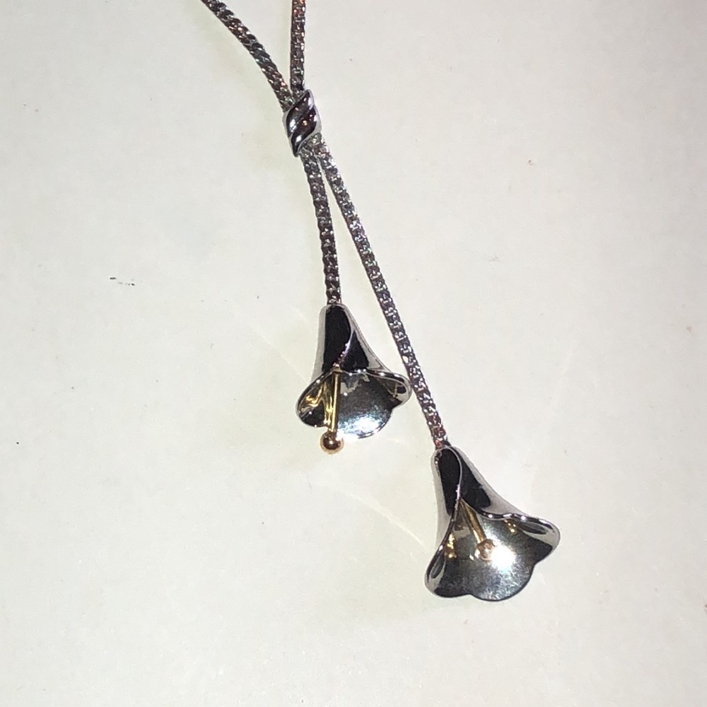 Avon Silver Tone Drop Lariat Necklace with Floral Charms